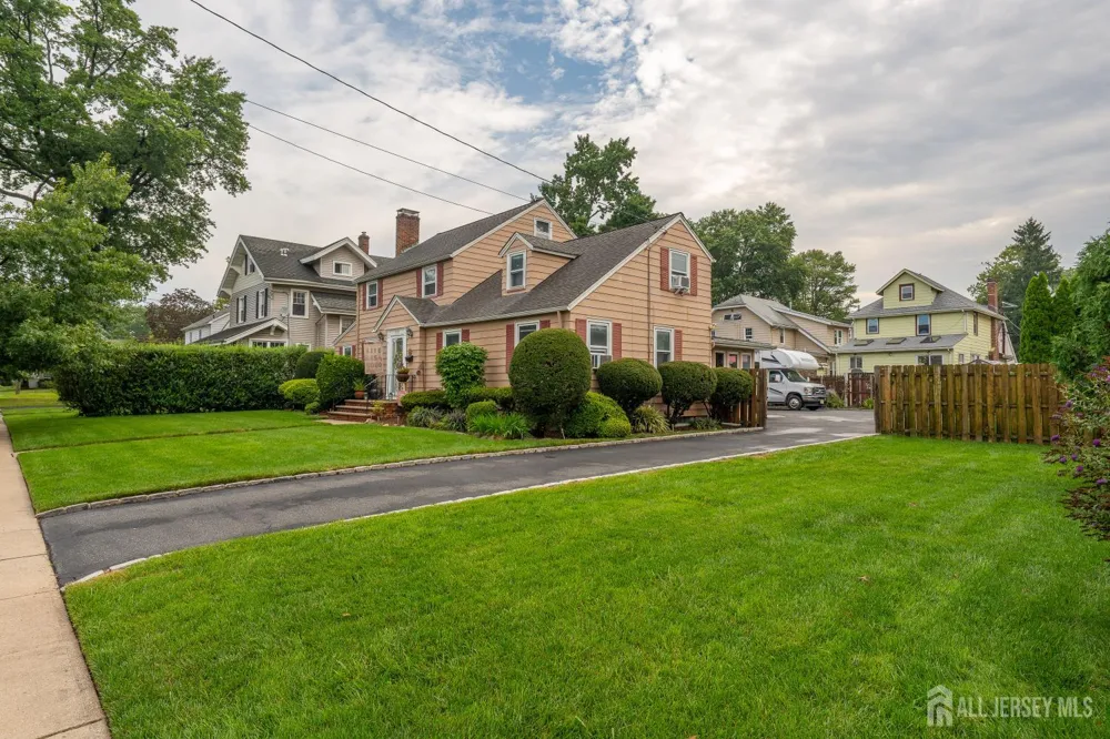 719 Locust Street Roselle Park, NJ 07204