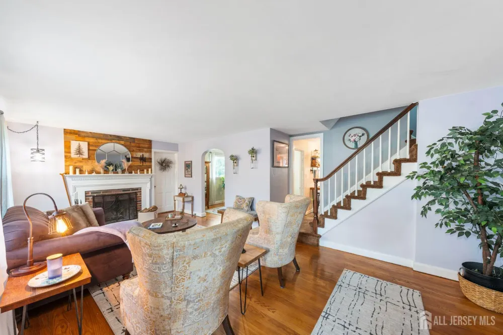 719 Locust Street Roselle Park, NJ 07204