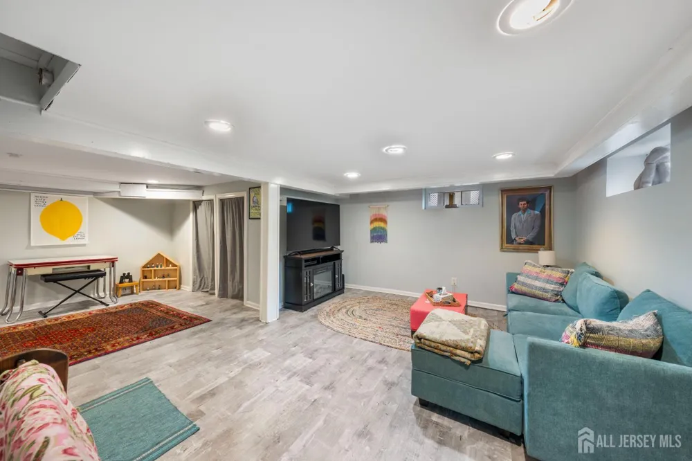 719 Locust Street Roselle Park, NJ 07204