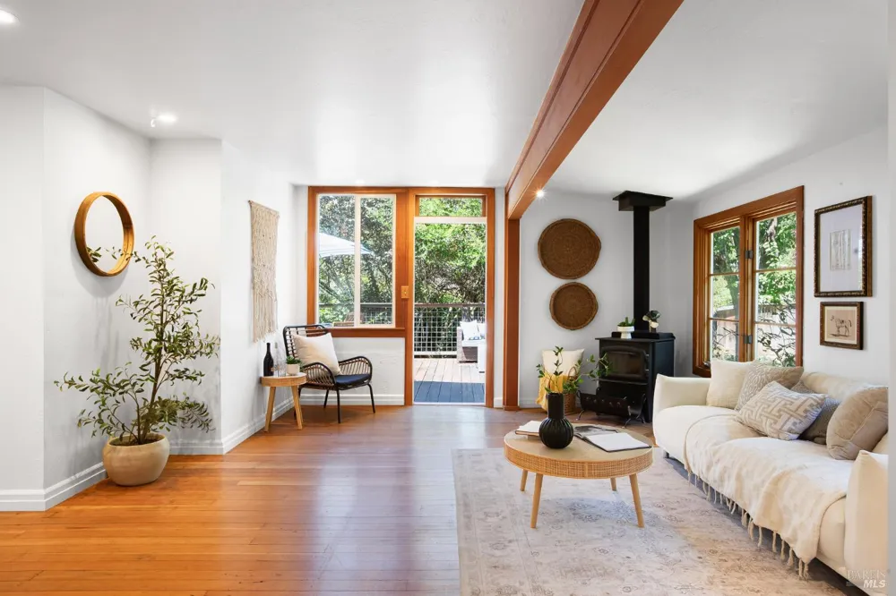 130 Montezuma Avenue Forest Knolls, CA 94933