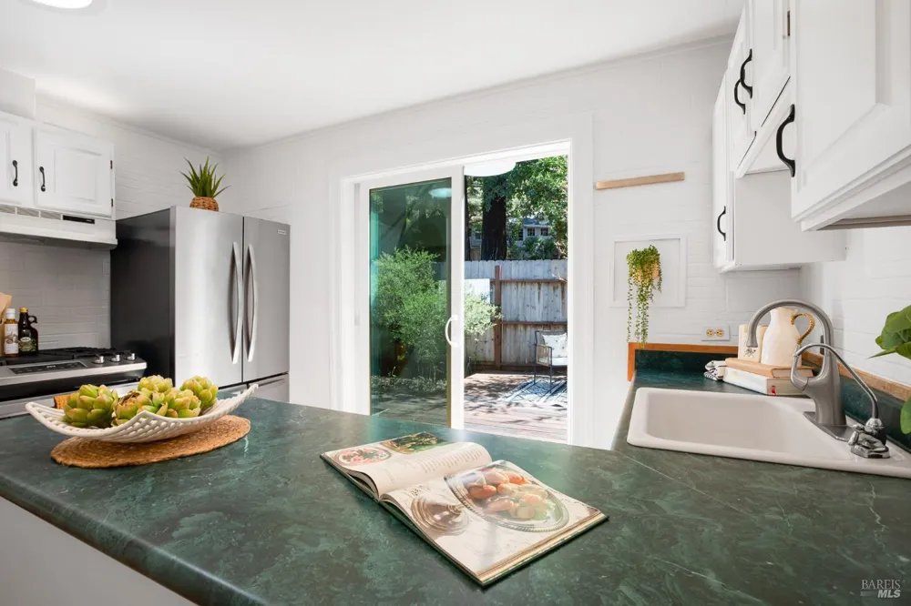 130 Montezuma Avenue Forest Knolls, CA 94933