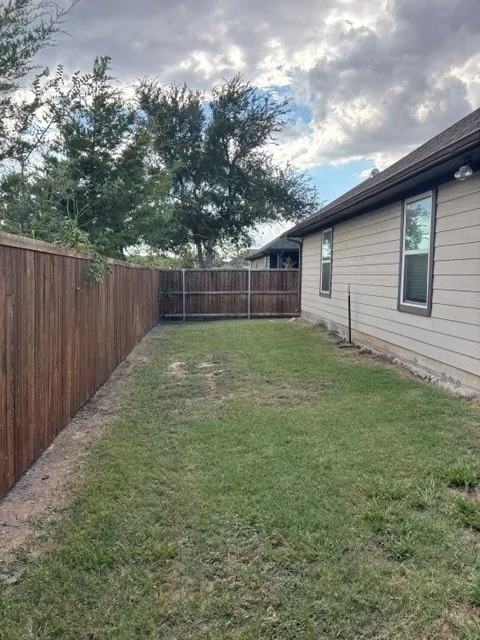 305 Sunnyside Drive Trenton, TX 75490