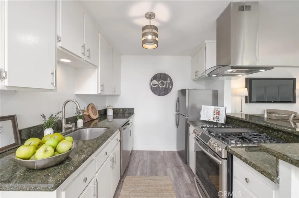1720 Ardmore Avenue #224 Hermosa Beach, CA 90254