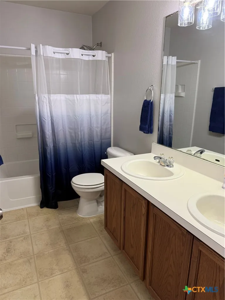 797 Sweet Gum Kyle, TX 78640