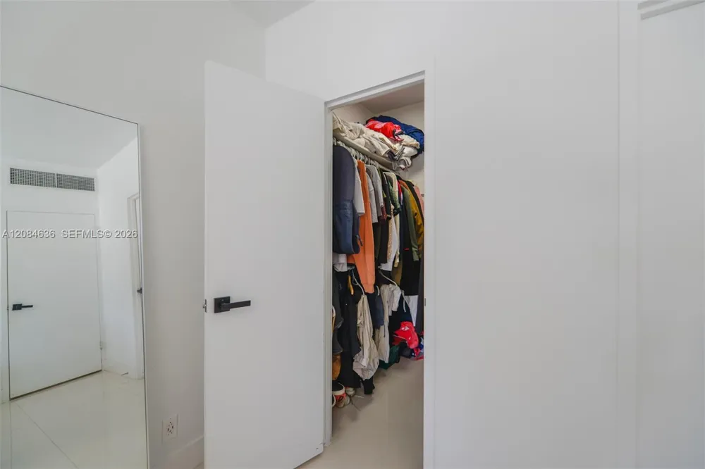 880 NE 69th St #5L Miami, FL 33138
