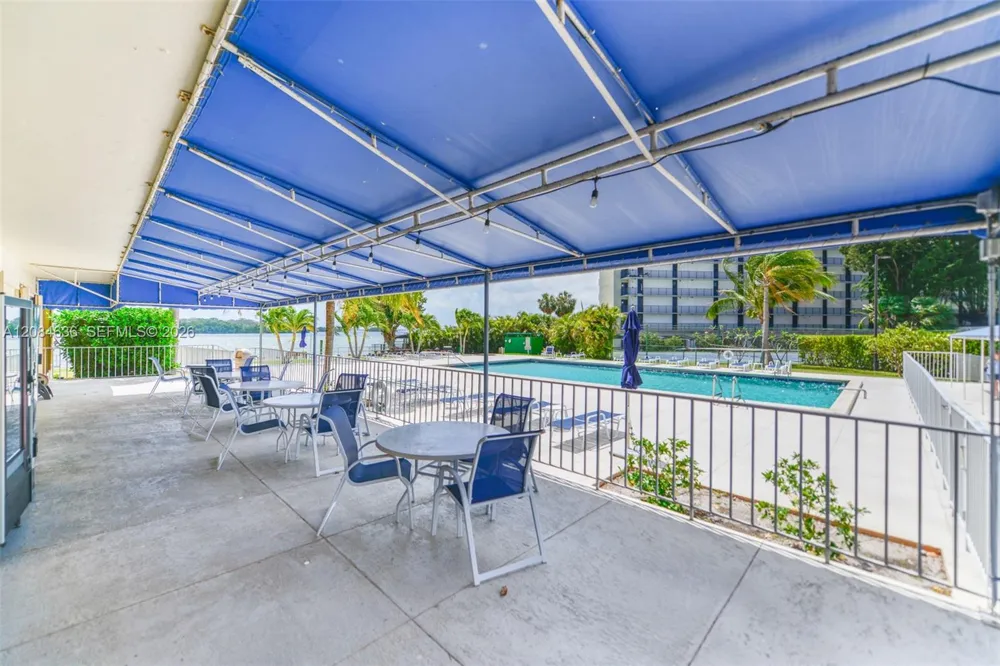 880 NE 69th St #5L Miami, FL 33138