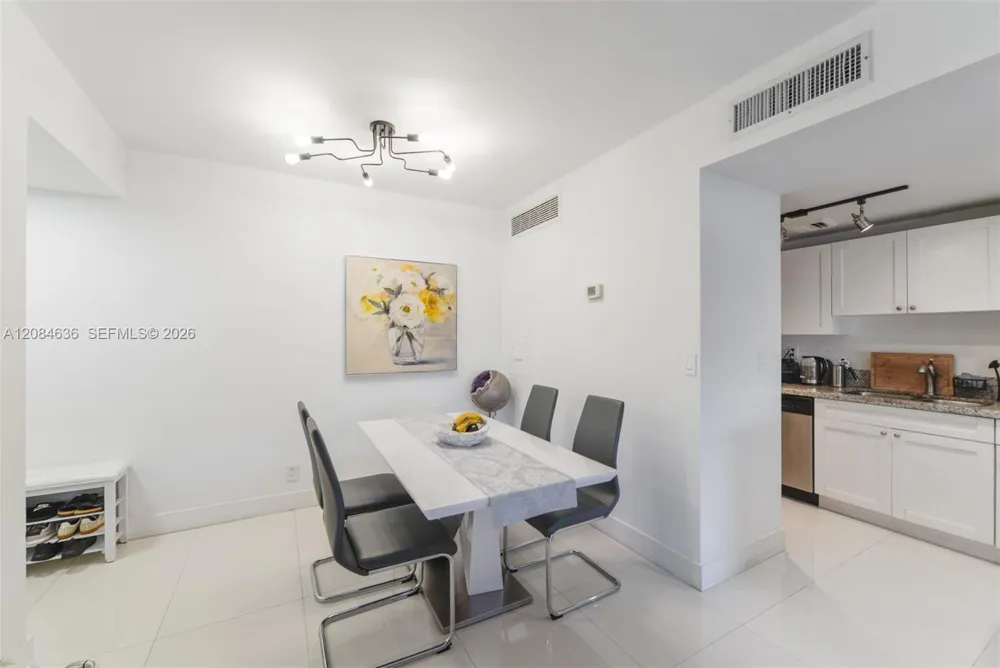 880 NE 69th St #5L Miami, FL 33138