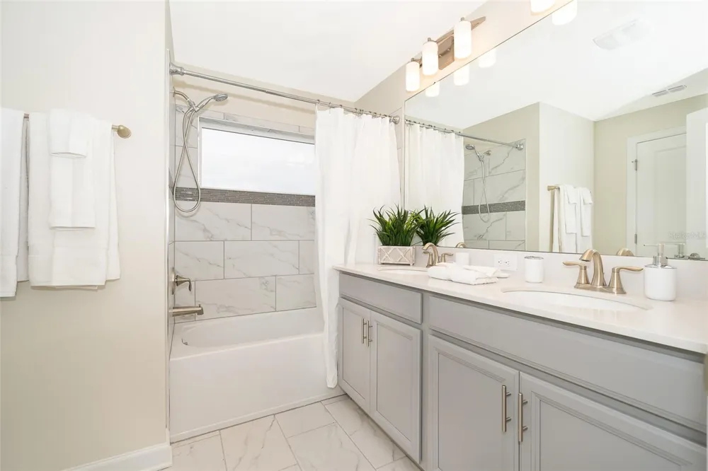 8947 CABOT CLIFFS DRIVE Davenport, FL 33896