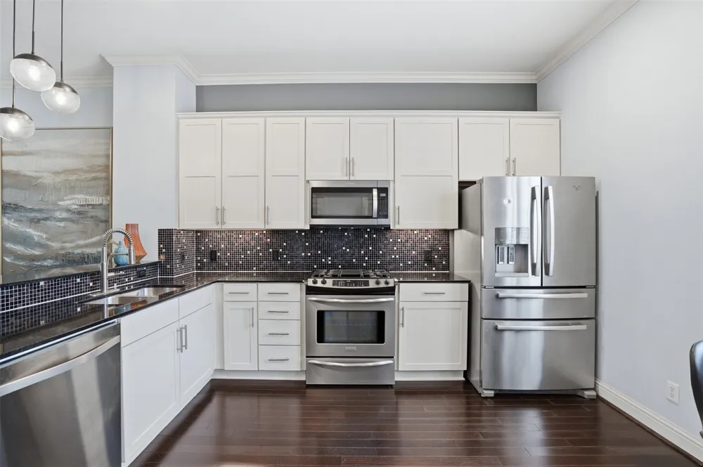 644 E Bluff Street Fort Worth, TX 76102
