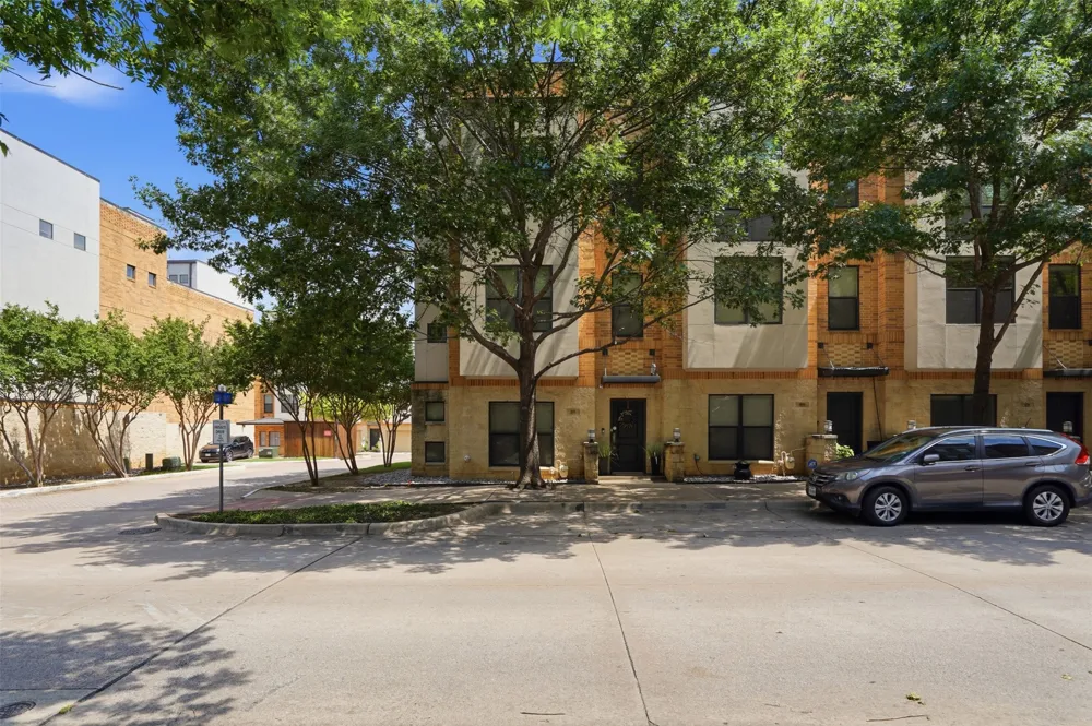 644 E Bluff Street Fort Worth, TX 76102