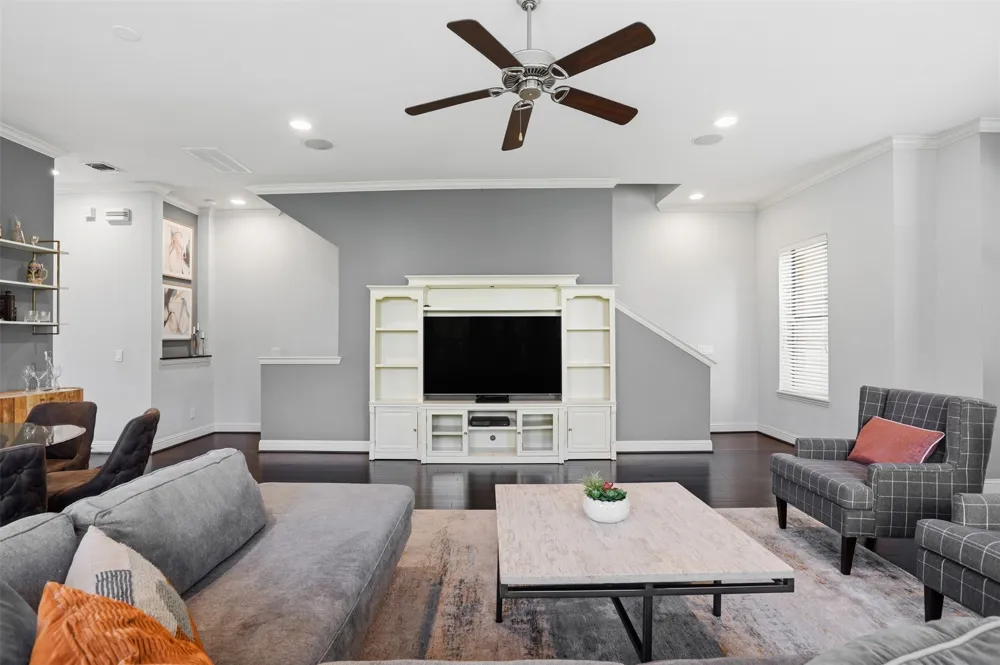 644 E Bluff Street Fort Worth, TX 76102