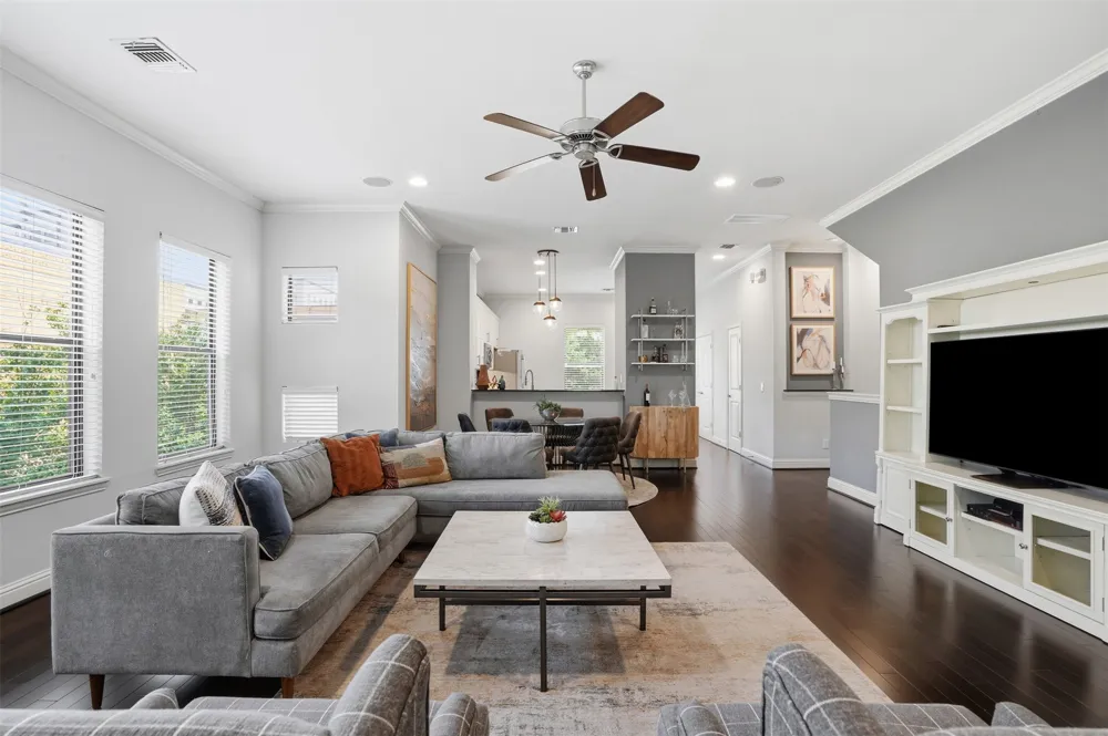 644 E Bluff Street Fort Worth, TX 76102