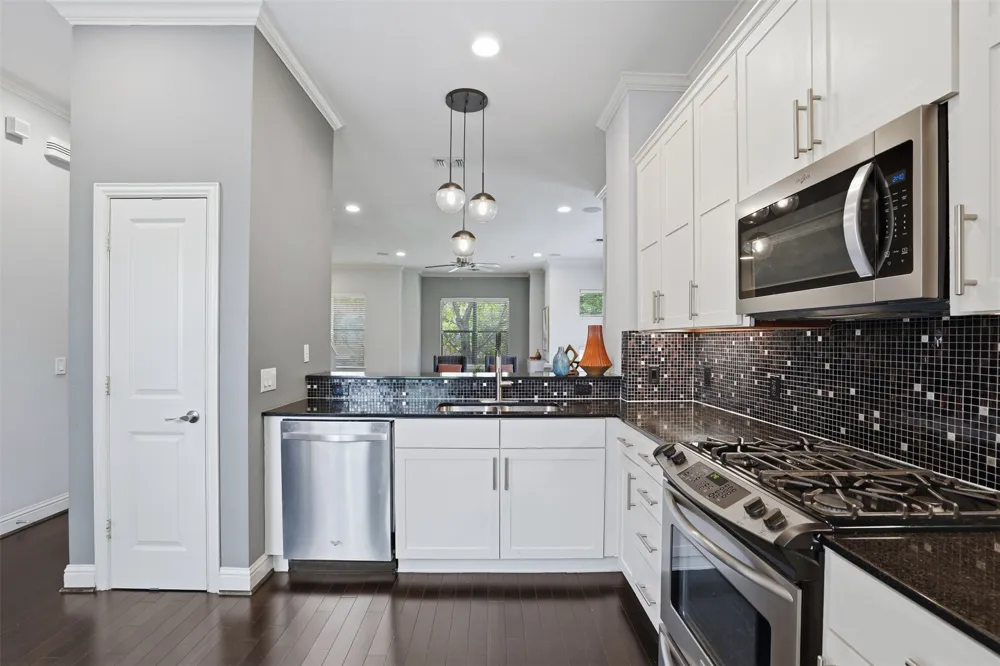644 E Bluff Street Fort Worth, TX 76102
