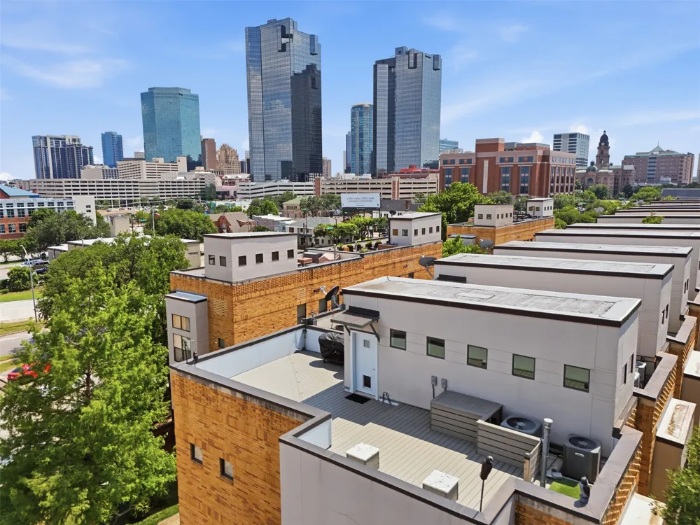 644 E Bluff Street Fort Worth, TX 76102