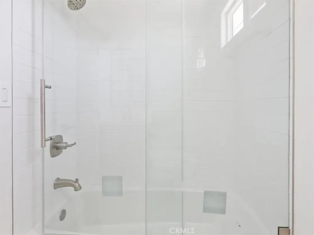 2103 Pass Avenue #201 Burbank, CA 91505