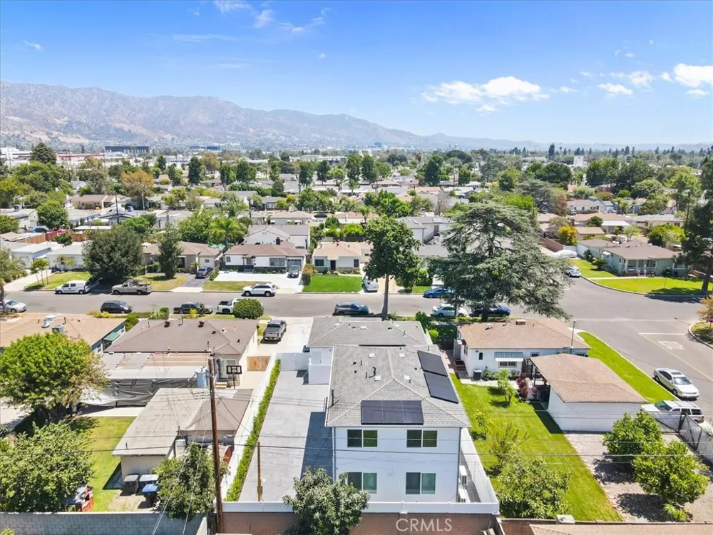 2103 Pass Avenue #201 Burbank, CA 91505
