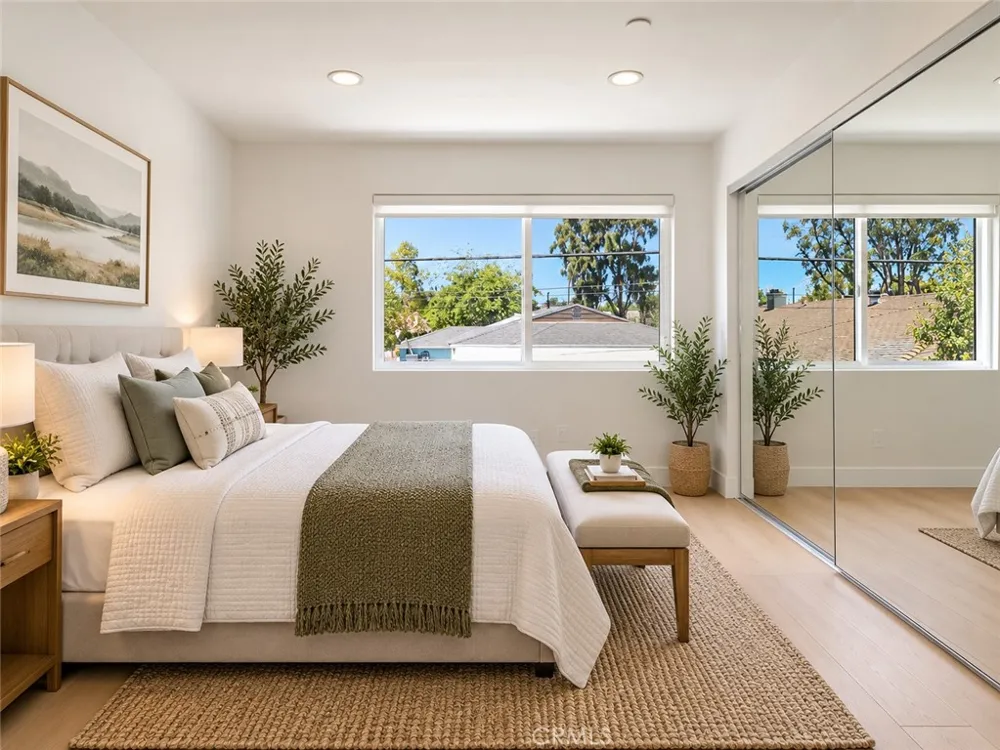 2103 Pass Avenue #201 Burbank, CA 91505