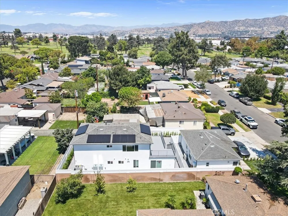 2103 Pass Avenue #201 Burbank, CA 91505