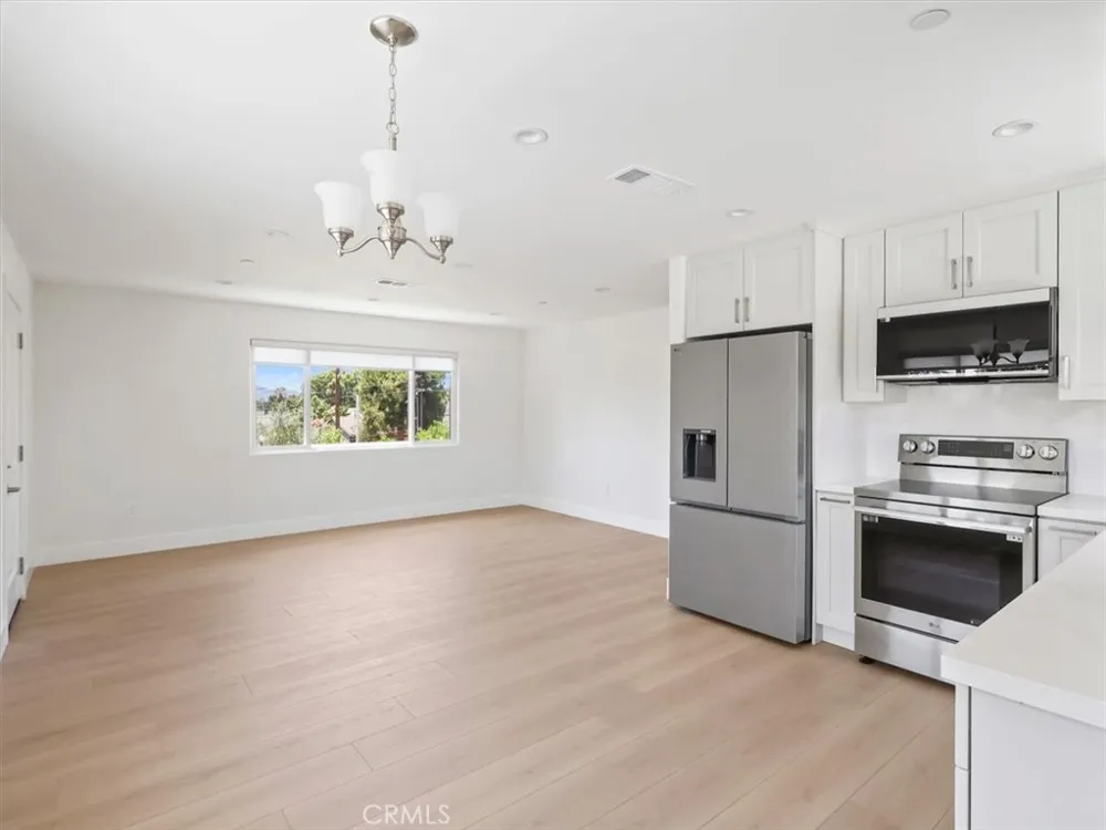2103 Pass Avenue #201 Burbank, CA 91505