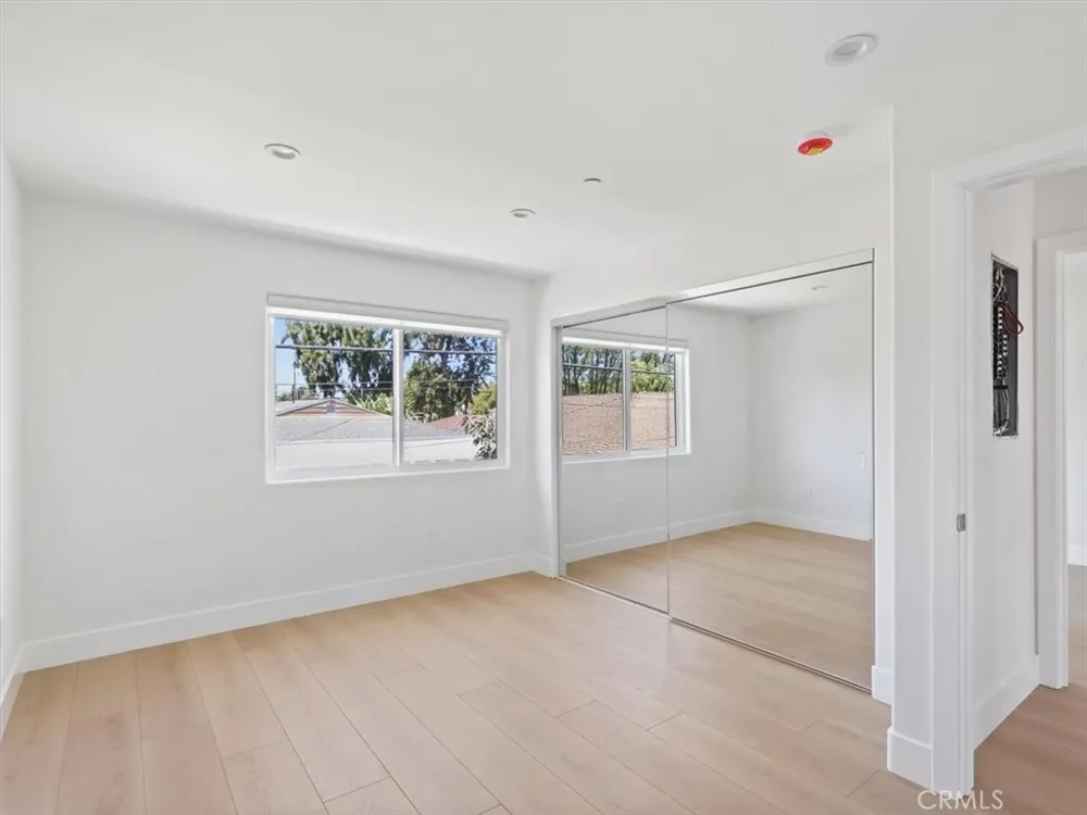 2103 Pass Avenue #201 Burbank, CA 91505