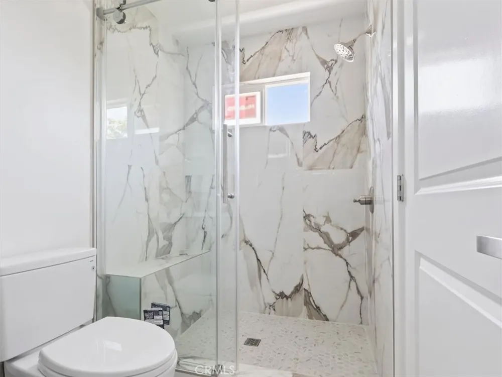 2103 Pass Avenue #201 Burbank, CA 91505