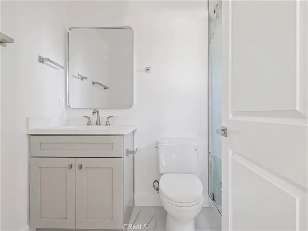 2103 Pass Avenue #201 Burbank, CA 91505