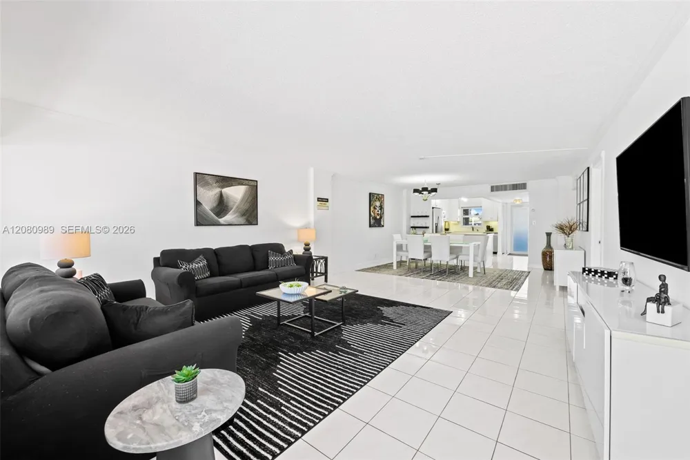 328 Ocean Blvd #104 Pompano Beach, FL 33062