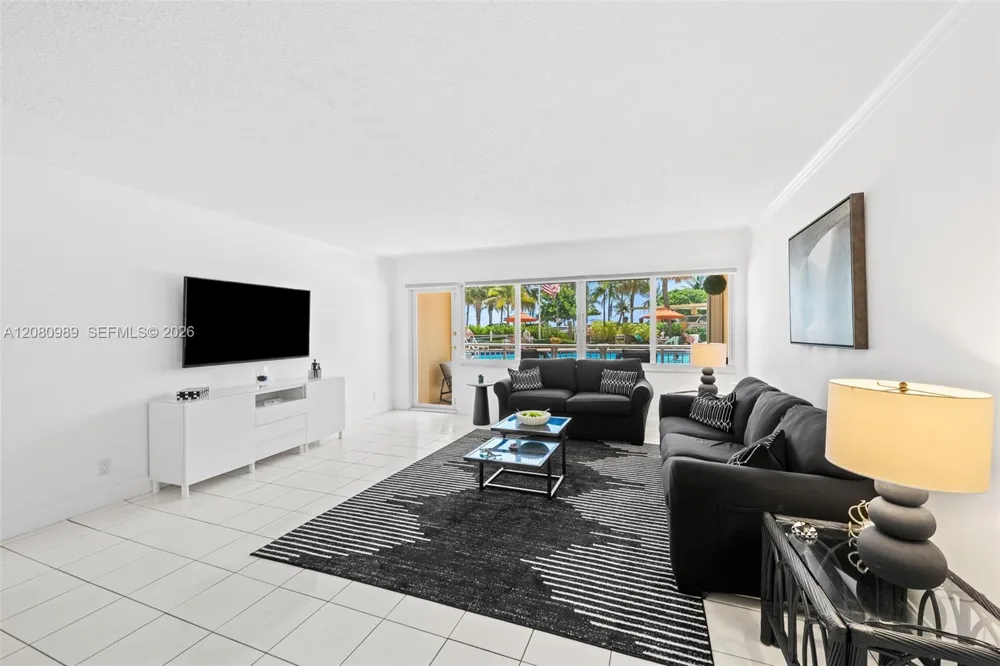 328 Ocean Blvd #104 Pompano Beach, FL 33062