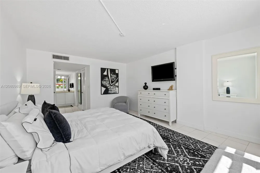 328 Ocean Blvd #104 Pompano Beach, FL 33062