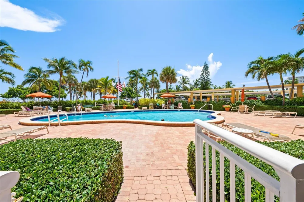 328 Ocean Blvd #104 Pompano Beach, FL 33062