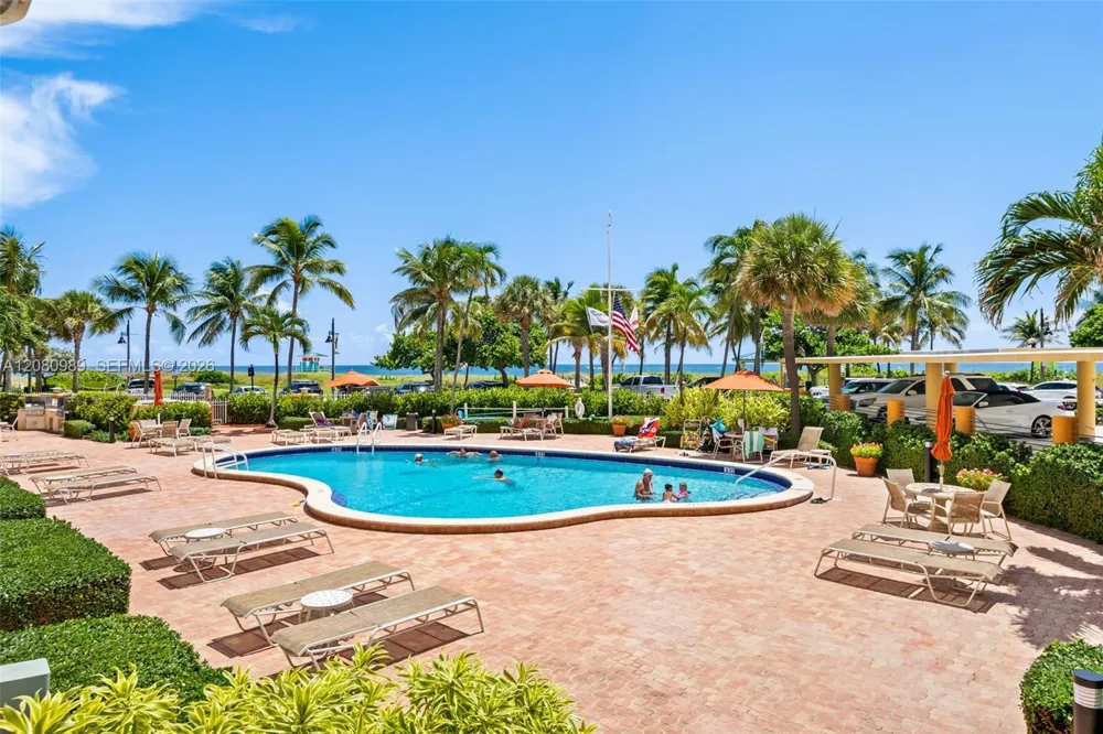328 Ocean Blvd #104 Pompano Beach, FL 33062