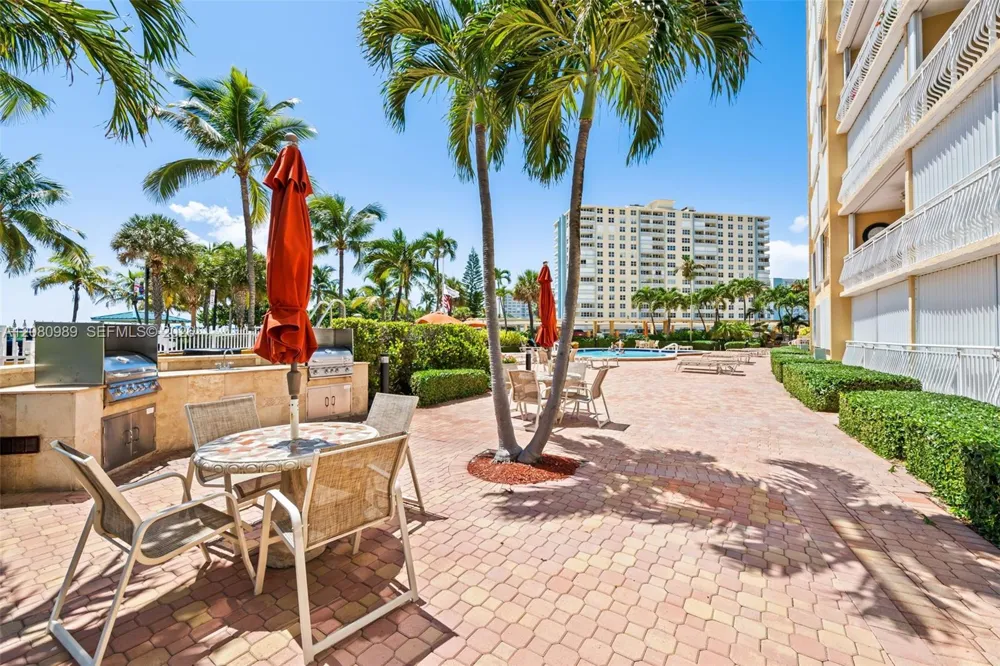 328 Ocean Blvd #104 Pompano Beach, FL 33062