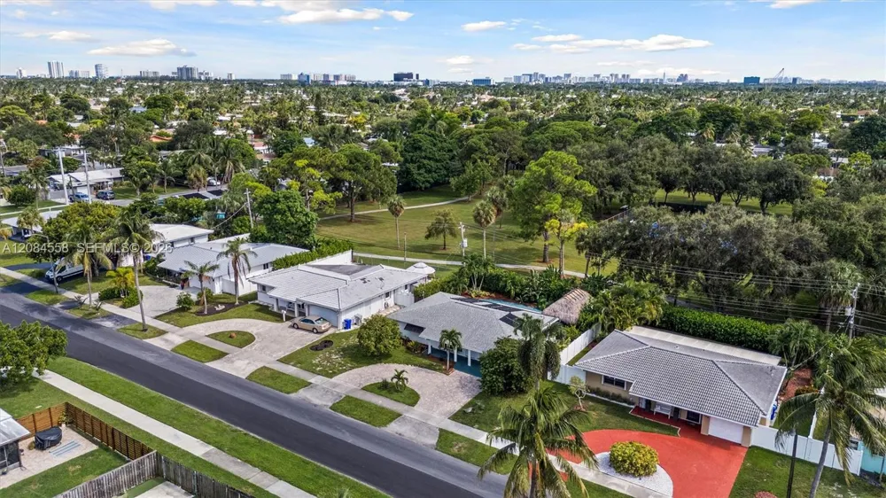 110 SE 5th Ct Pompano Beach, FL 33060