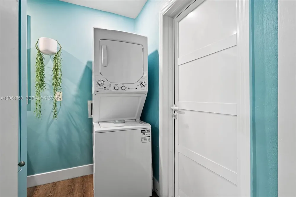 110 SE 5th Ct Pompano Beach, FL 33060