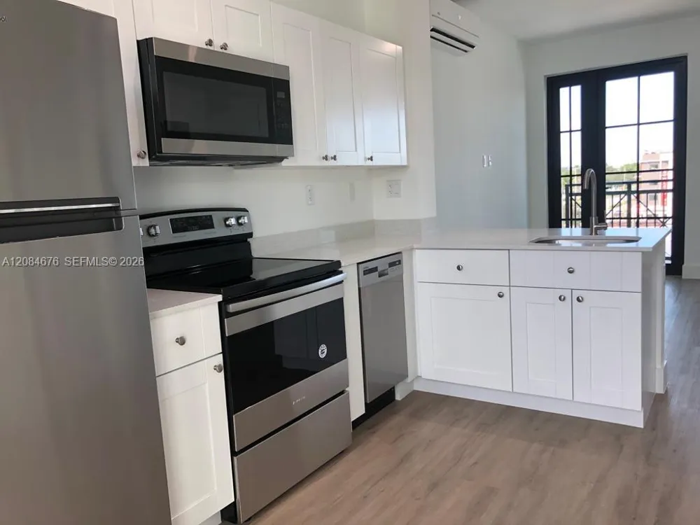 4100 SW 64th Ave #405 Davie, FL 33314