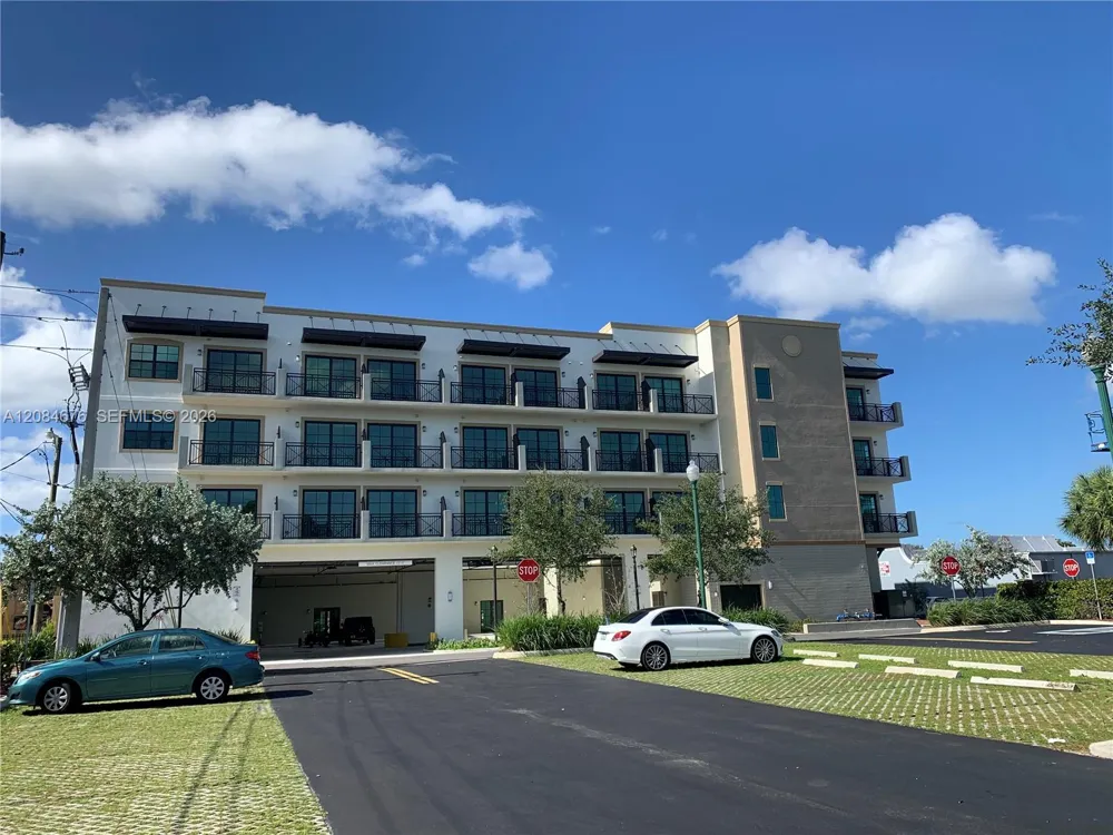 4100 SW 64th Ave #405 Davie, FL 33314