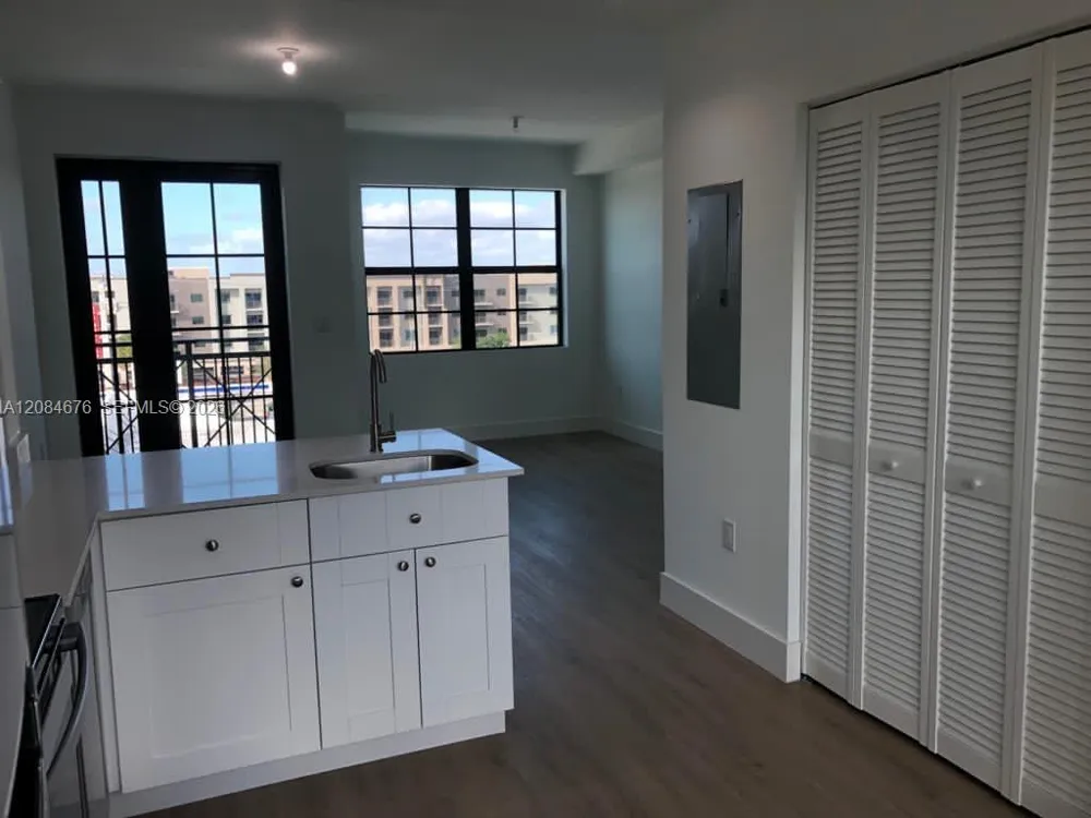 4100 SW 64th Ave #405 Davie, FL 33314