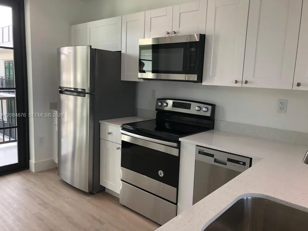 4100 SW 64th Ave #405 Davie, FL 33314