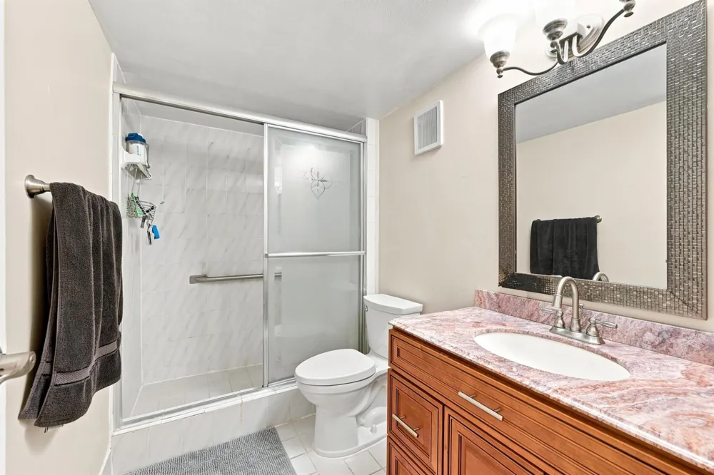 380 E Laurel Drive #5D Margate, FL 33063
