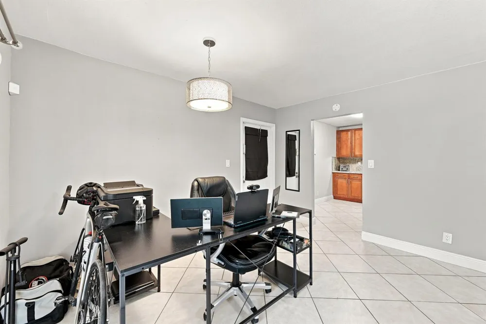 380 E Laurel Drive #5D Margate, FL 33063