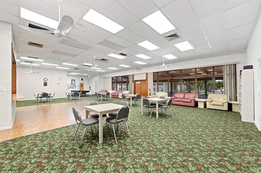 380 E Laurel Drive #5D Margate, FL 33063