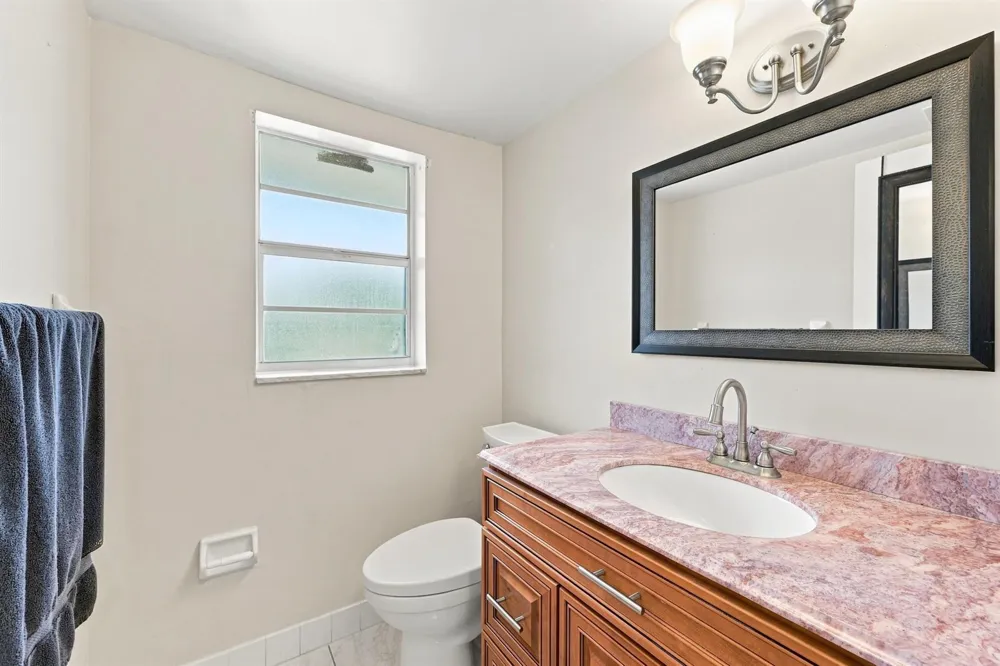 380 E Laurel Drive #5D Margate, FL 33063