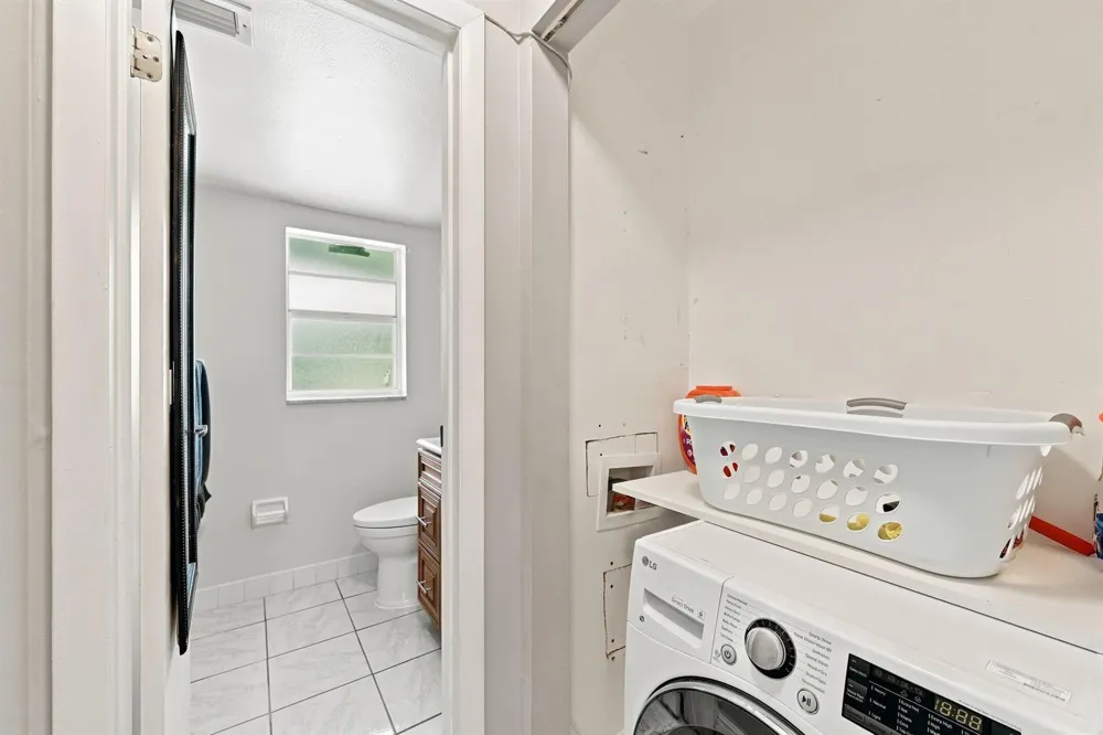 380 E Laurel Drive #5D Margate, FL 33063