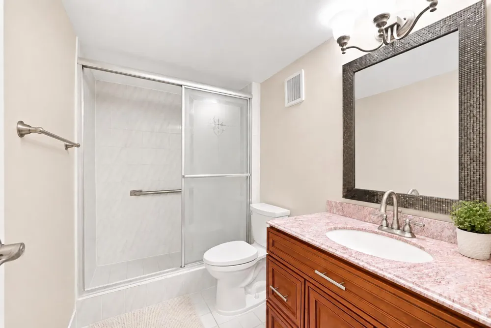 380 E Laurel Drive #5D Margate, FL 33063