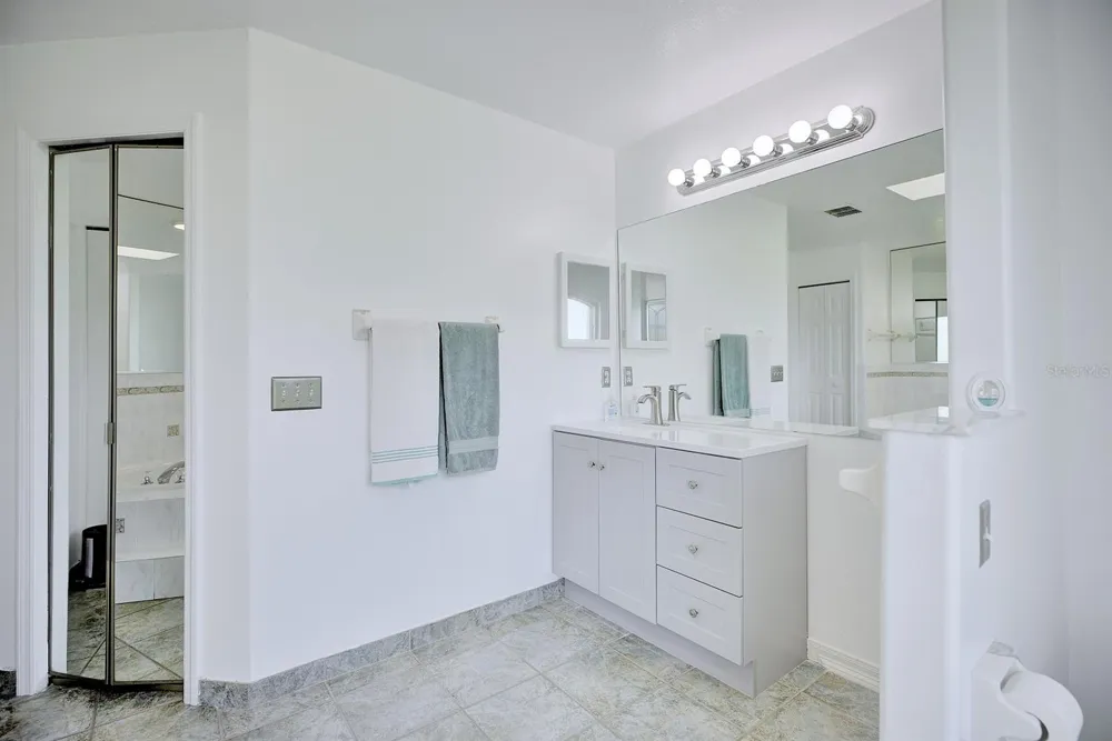 858 MENDOZA DRIVE Kissimmee, FL 34758