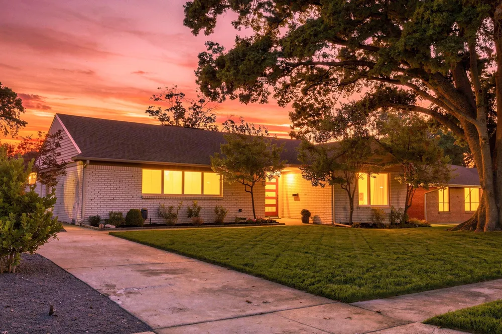 6211 Town Hill Lane Dallas, TX 75214