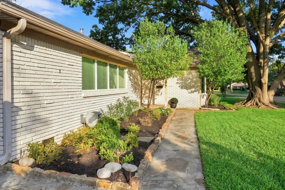 6211 Town Hill Lane Dallas, TX 75214