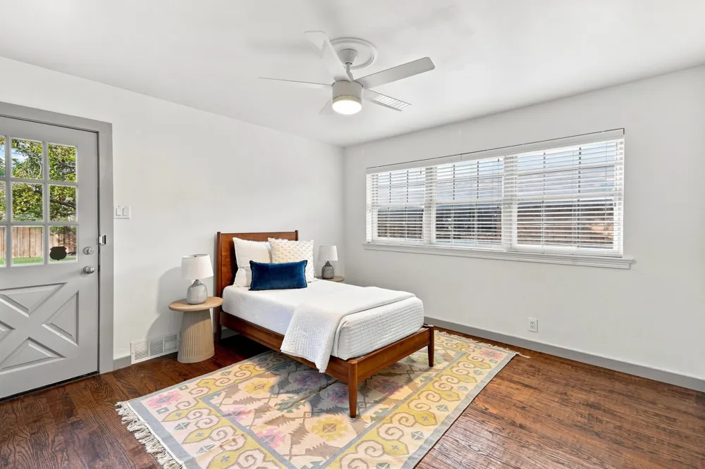 6211 Town Hill Lane Dallas, TX 75214