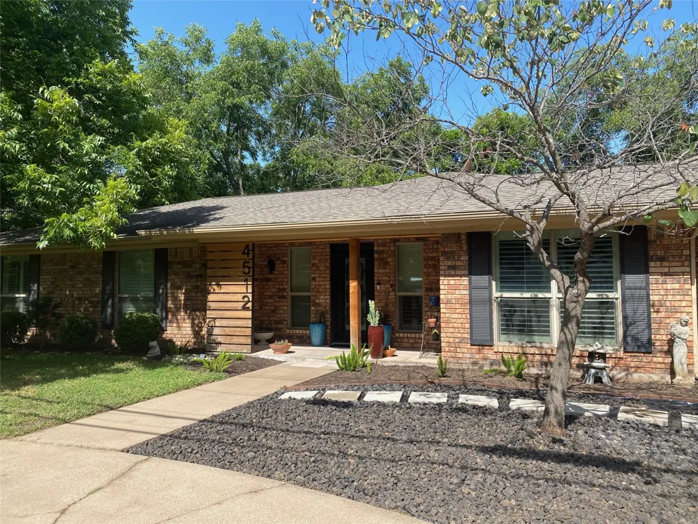 4512 Cimmaron Trail De Cordova, TX 76049