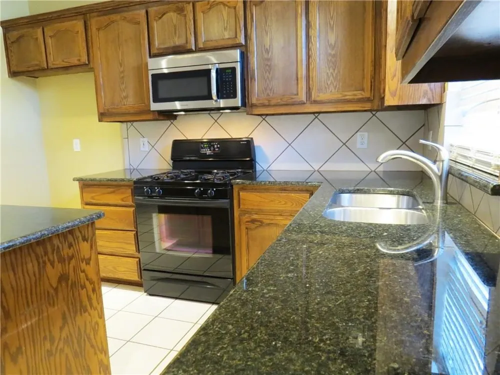 610 Poplar Vista Lane Arlington, TX 76002